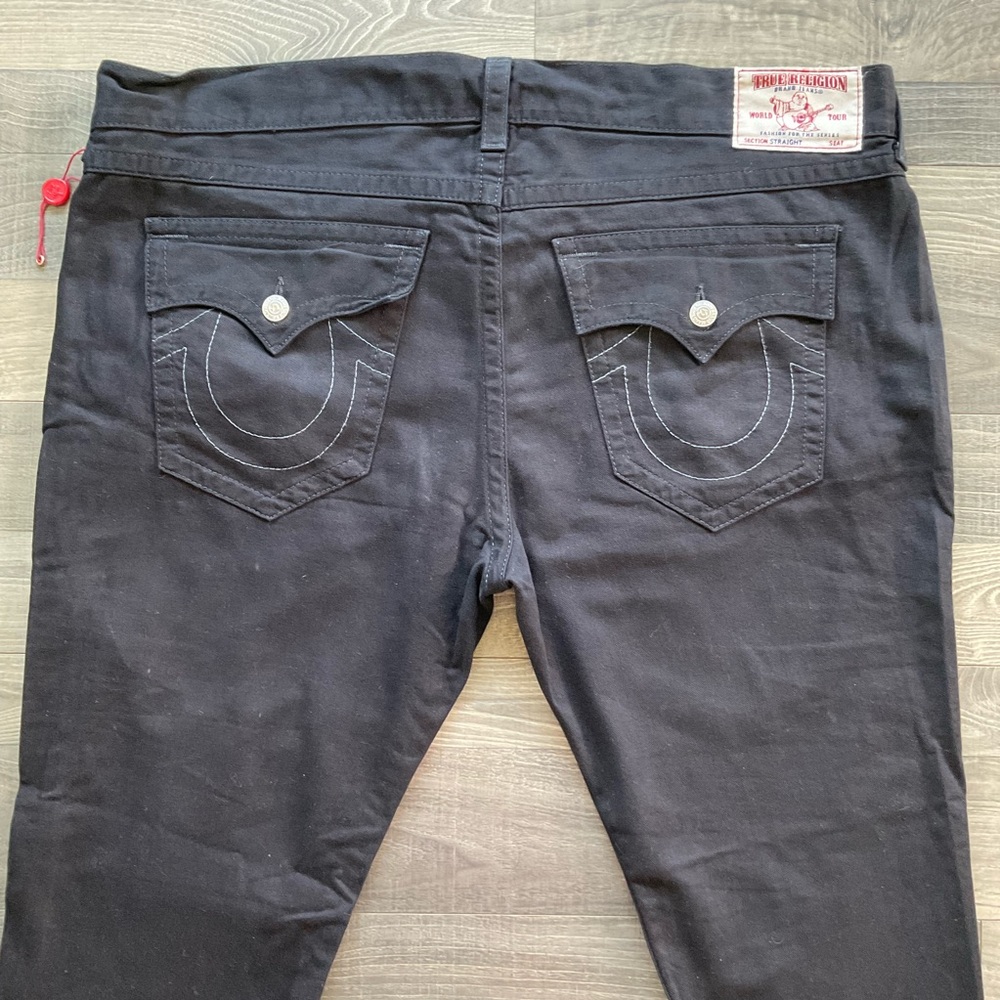 44x28 True Religion Straight w/ Flap Jeans Men’s All Black Distressed - Picture 14 of 16
